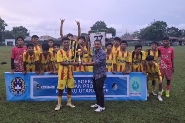 Here are some alternate title suggestions for "IMTF Wakili Malut di Piala Soeratin U-15 Seri Nasional":

1. "IMTF Mewakili Malut dalam Piala Soeratin U-15 Tingkat Nasional"
2. "Tim IMTF Perkuat Malut di Piala Soeratin U-15 Nasional"
3. "Perjalanan IMTF Mewakili Malut di Piala Soeratin U-15"
4. "IMTF dan Malut: Harapan Baru di Piala Soeratin U-15 Nasional"
5. "Kemenangan Malut: IMTF Siap Bertarung di Piala Soeratin U-15"
6. "IMTF: Duta Malut di Piala Soeratin U-15 Seri Nasional"
7. "Menggenggam Impian: IMTF Wakili Malut di Piala Soeratin U-15"
8. "Malut Siap Berlaga: IMTF di Piala Soeratin U-15 Nasional"
9. "Membangun Prestasi: IMTF Mewakili Malut di Piala Soeratin U-15"
10. "Langkah Awal IMTF: Mewakili Malut di Piala Soeratin U-15"

Feel free to mix and match elements from these suggestions to create a title that best fits your needs!